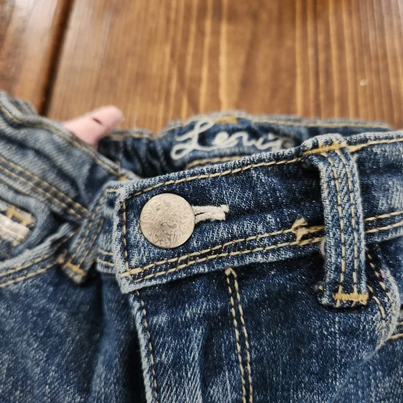 Levi’s Little Girls Blue Wash Jeans | Size 4 - Picture 6 of 9